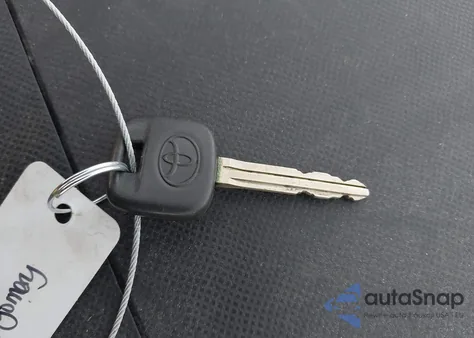 2008 Toyota Yaris Base (M5)/S z USA, uszkodzony, nr VIN JTDJT923385187384